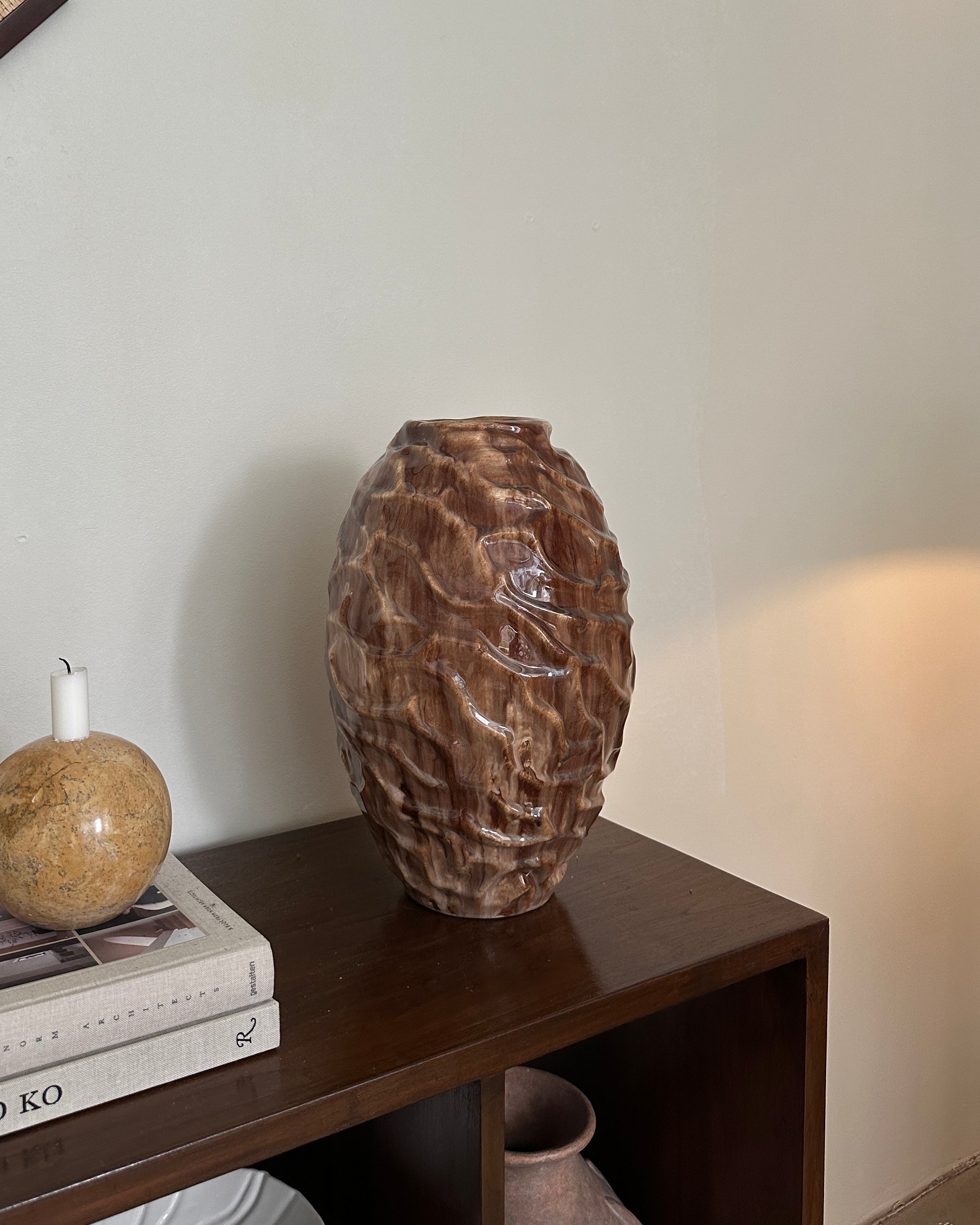 Wave vase Brown