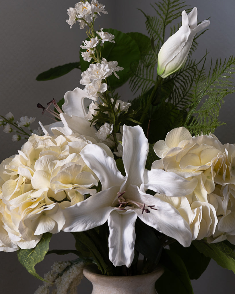 Cream Elegance Bouquet