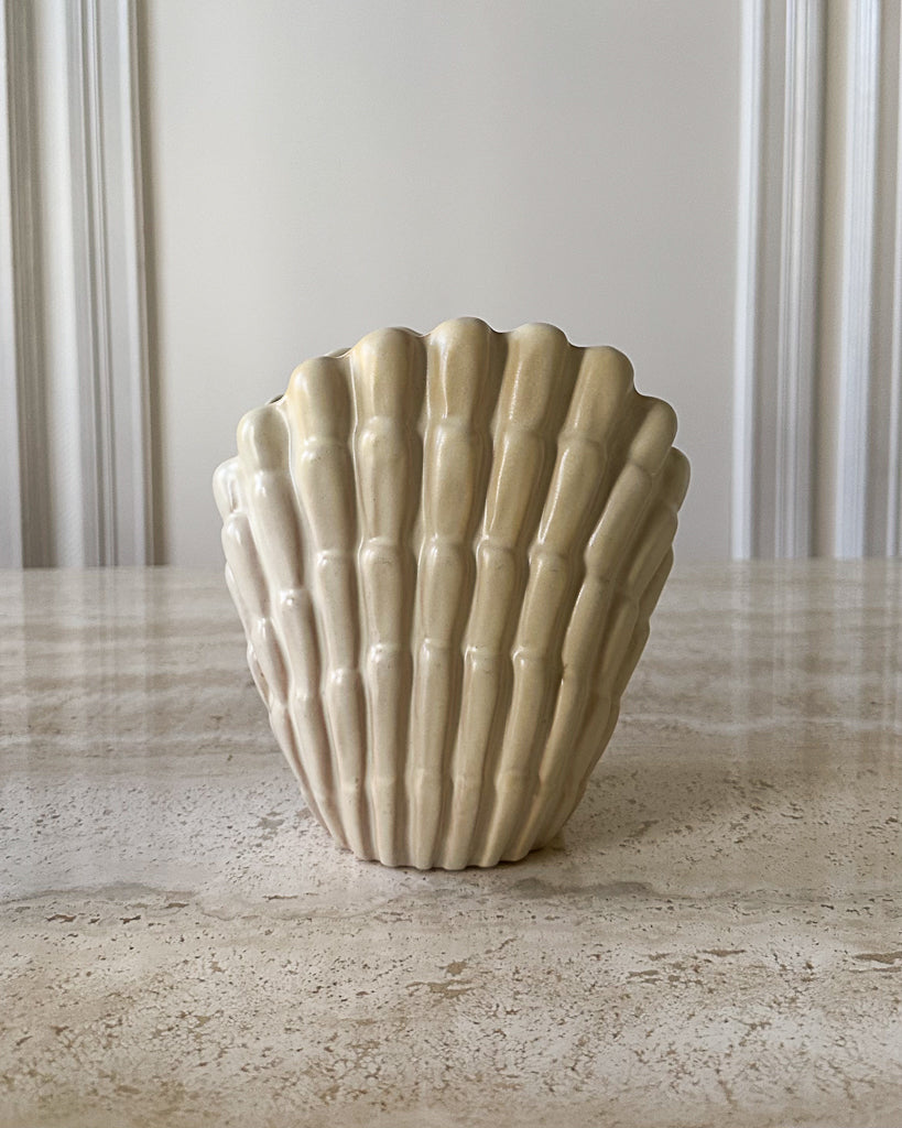 Vicke Lindstrand Clam vase small